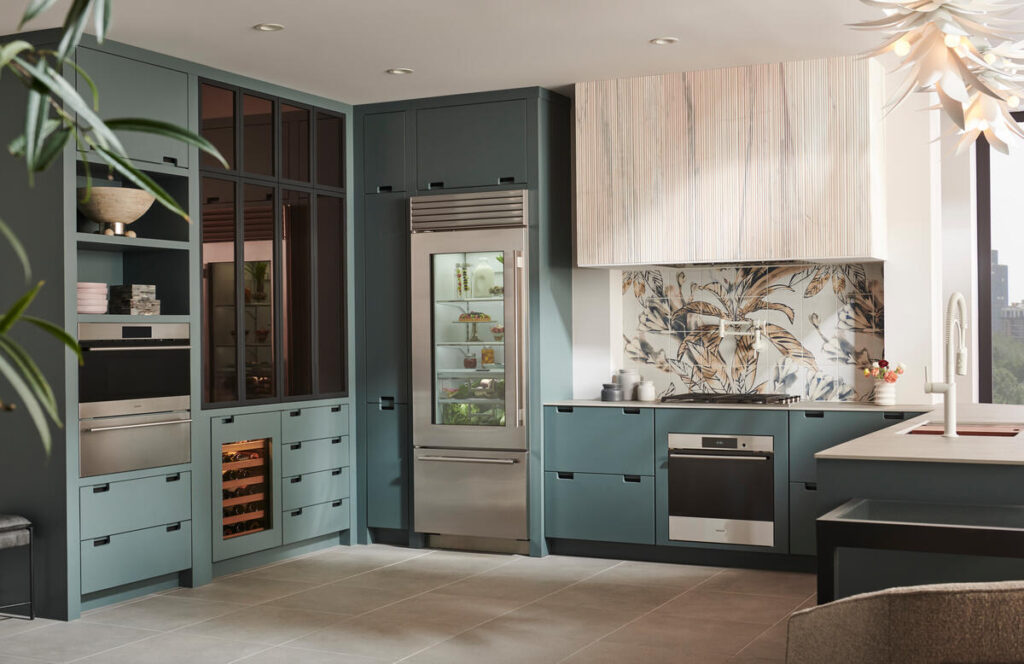 Sub-Zero 30-inch Refrigerator with Glass Door